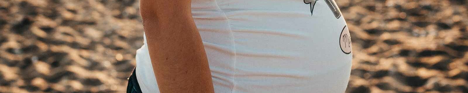 pregnant woman working out