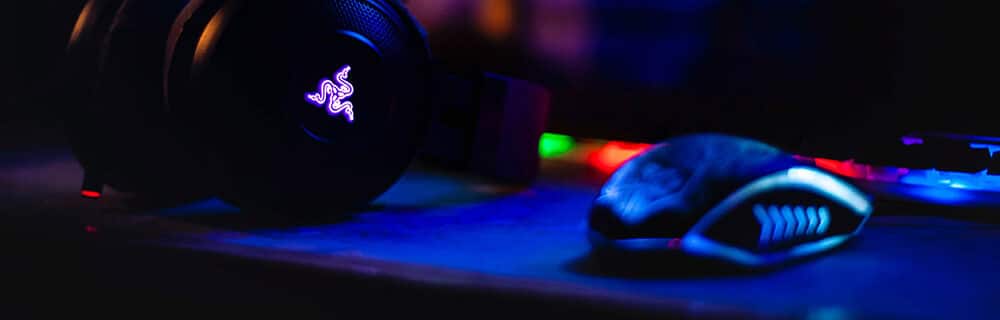 Gaming mouse and headse