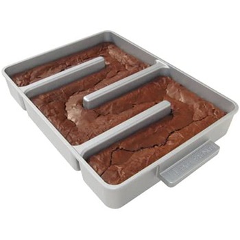 Non-Stick Edge Brownie Pan