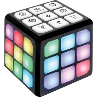 Winning Fingers Flashing Cube Electronic Memory & Brain Game — $$